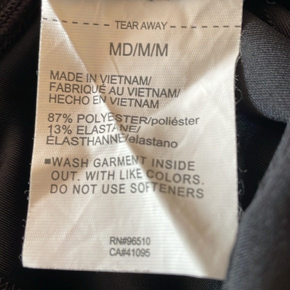 Under Armour compression 3/4 fitness leggings. - Picture 6 of 7